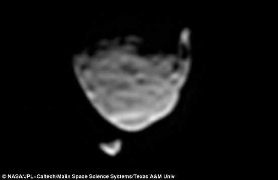 好奇号首次在火星表面拍摄壮观火星“月食”