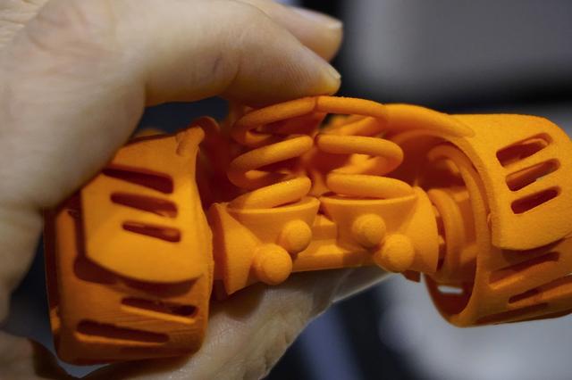 8个3D打印的惊人妙用：奥斯卡颁奖礼服也能做