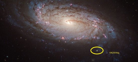 哈勃空间望远镜拍摄的室女座ngc 5806螺旋星系不同波段叠加图像,右