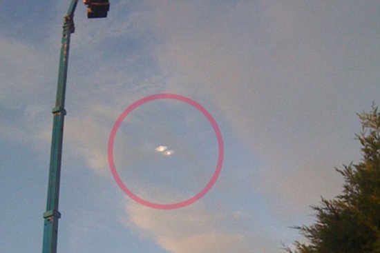 英国再现神秘UFO:明亮盘状飞行物掠过天空_科技_腾讯网