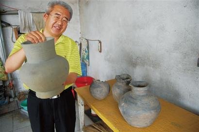 胶州村民岭地上挖出古井 汉朝古物重见天日_科技
