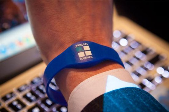 NFC�ܷ��߳�֧��Ӧ�� ��Ϊ��һ��������