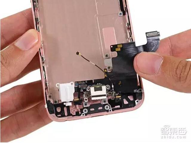 iphone 6s终极拆解!揭秘玫瑰金内部结构
