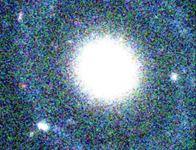 科学家发现奇异星系 或在整个宇宙中无同类