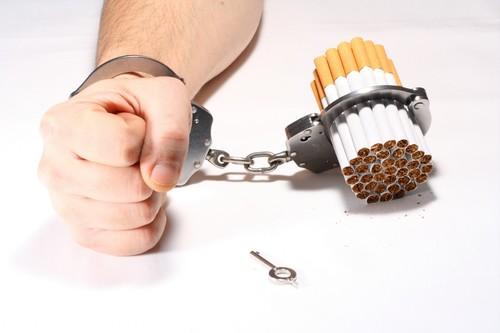 女大学生微信经商私售卷烟 涉非法经营被公诉