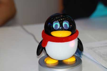 腾讯公司小Q机器人在高交会上首度亮相