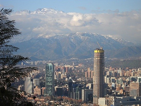 智利300米摩天楼封顶 成拉美第一高楼(图)