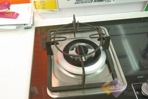 万和嵌入式燃气灶仅1768元 高燃烧率