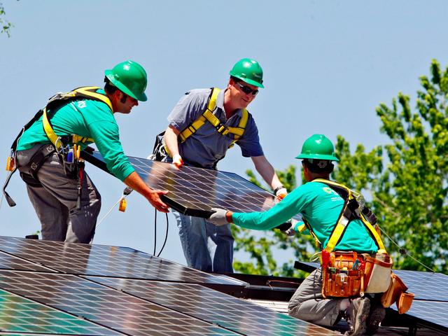 SolarCity进行重组 两大高管年薪只领1美元