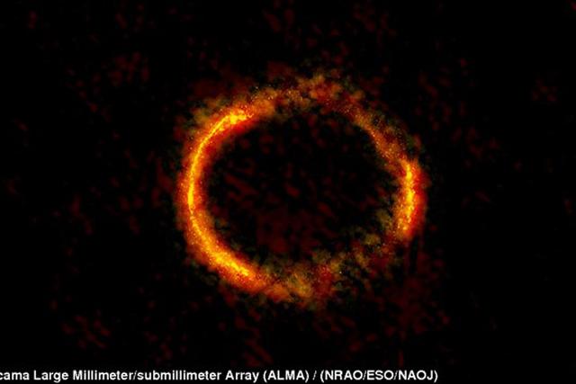 科学家观测到120亿光年外的“火环”星系