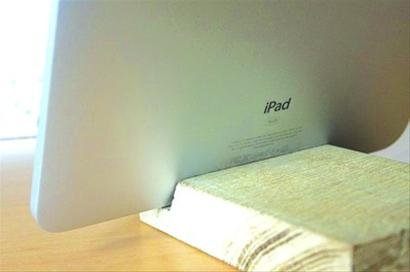 网络牛人教你自制iPad支架