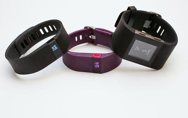 Fitbit推出智能手表 Apple Watch危险了！