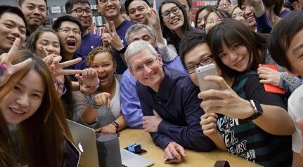 库克访华再去杭州西湖零售店