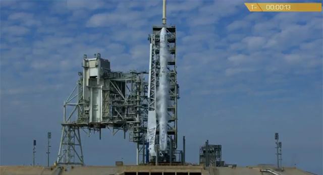 发射在倒计时13秒被叫停 SpaceX启用新发射台出状况 
