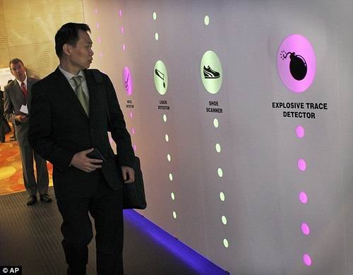 未来机场安检系统无须排队 能“闻到”爆炸物
