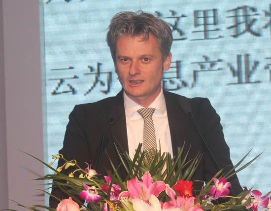 微软副总裁大中华区董事长兼CEO贺乐赋演讲