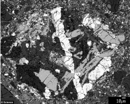 科学家发现含水火星陨石 证实火星曾潮湿温暖