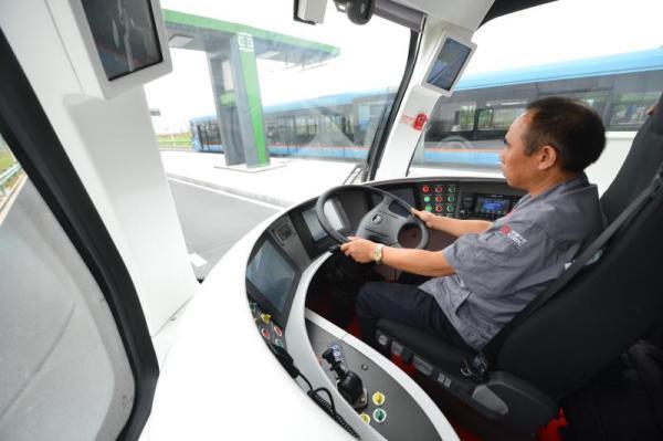 在公路上开火车！中国中车出了震惊全球的出行神器