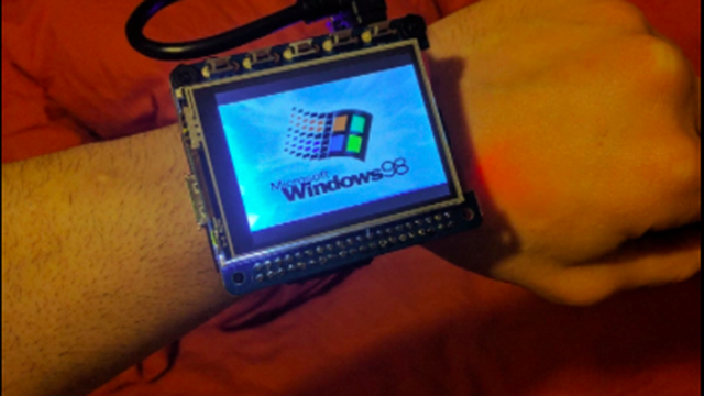 怀旧风潮暗涌 搭载Windows98系统的智能手表你见过吗？