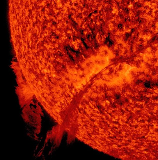 太阳表面出现神秘波浪：速度达每秒2000公里_科技