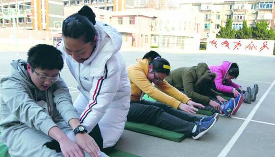 中学体育寒假作业 每天长跑2000米开学测耐力