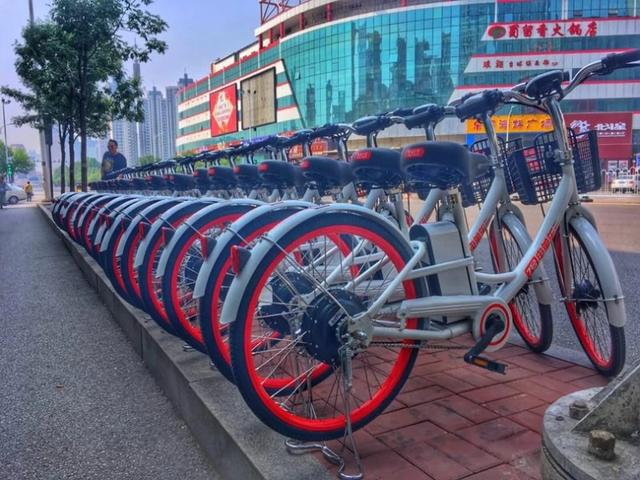 首款国标 共享电单车 落地天津 乱停乱放要收费