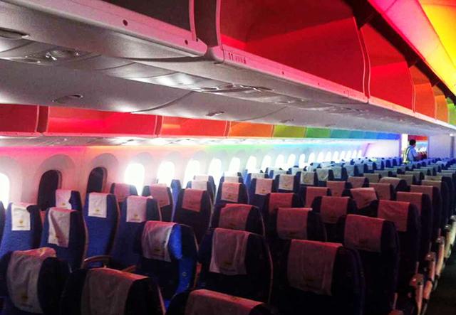 天津机场迎来第一架波音787 梦幻 飞机_大燕网