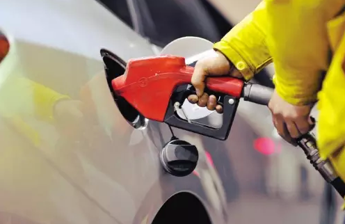 成品油价格新机制出台 看看天津油价降多少?