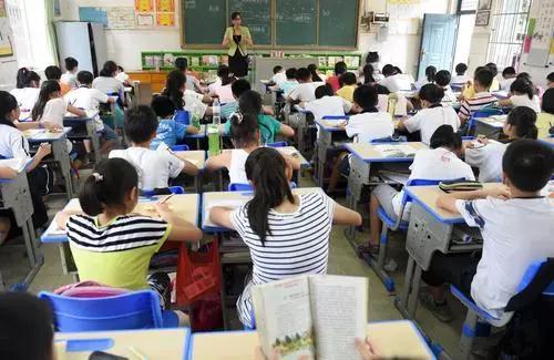 天津义务教育改革 教师工资将不低于公务员