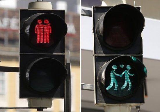 为宣传平等 维也纳人行红绿灯改成基佬版