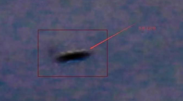 天津网友自称拍下UFO照片 评论却亮了