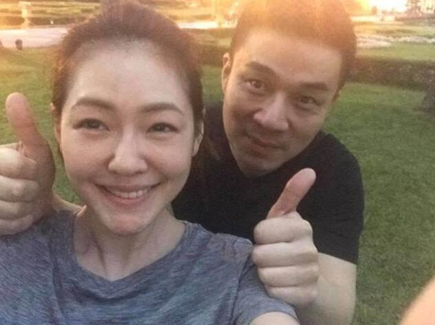 小s许雅钧晒合影罕见秀恩爱