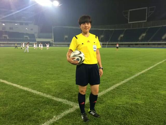 女足世界杯仨中国女裁判 有一个是咱天津的