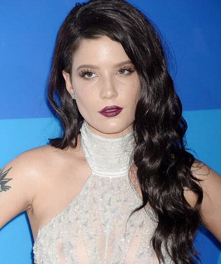 外国卷发歌手_外国卷发歌手分享展示