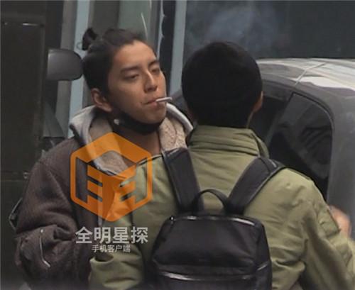 王大陆与白衣女子酒店过夜 疑似新女友曝光