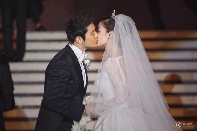 同时,黄晓明表示要和妻子一起去帮助那些需要帮助的孩子,这也是两人的