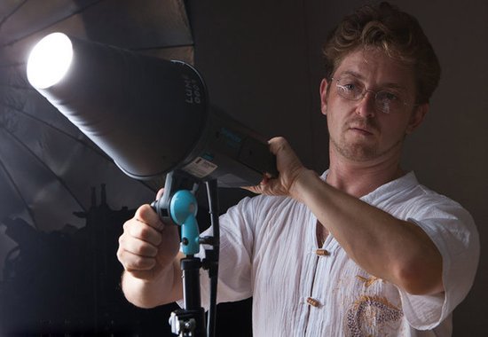 <em>唯美</em>大片 揭秘摄影师拍摄<em>人体艺术写真</em>全过程