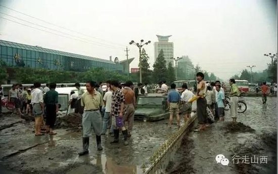 20年前太原曾发大洪水 迎泽西大街成泄洪槽(图