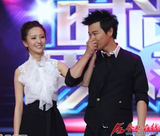 传陈思成佟丽娅要结婚 购名贵钻戒置千万别墅