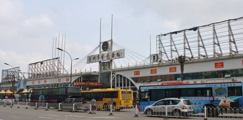 苏州南站到浙江台州路桥的车 ,早上最早的一班车是几点?