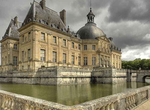 子爵堡，巴黎東南方55公裏處，興建於1658年到1661年
