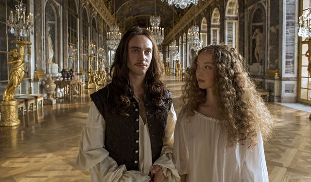 《凡爾賽》劇照：君王夢境中的完美宮室