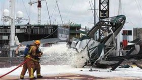 Photos de pilotes d'hélicoptère Nouvelle-Zélande a survécu à l'écrasement
