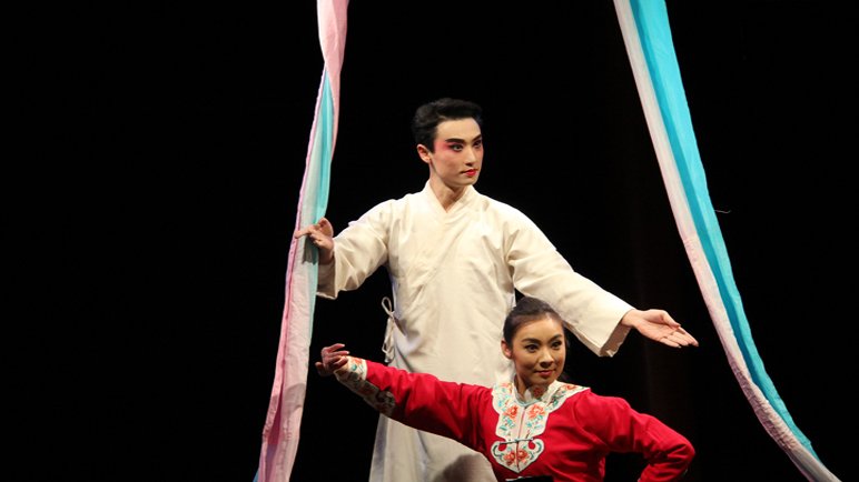 男旦刘欣然:从公务员到戏曲演员_某某某_腾讯视频_腾讯网