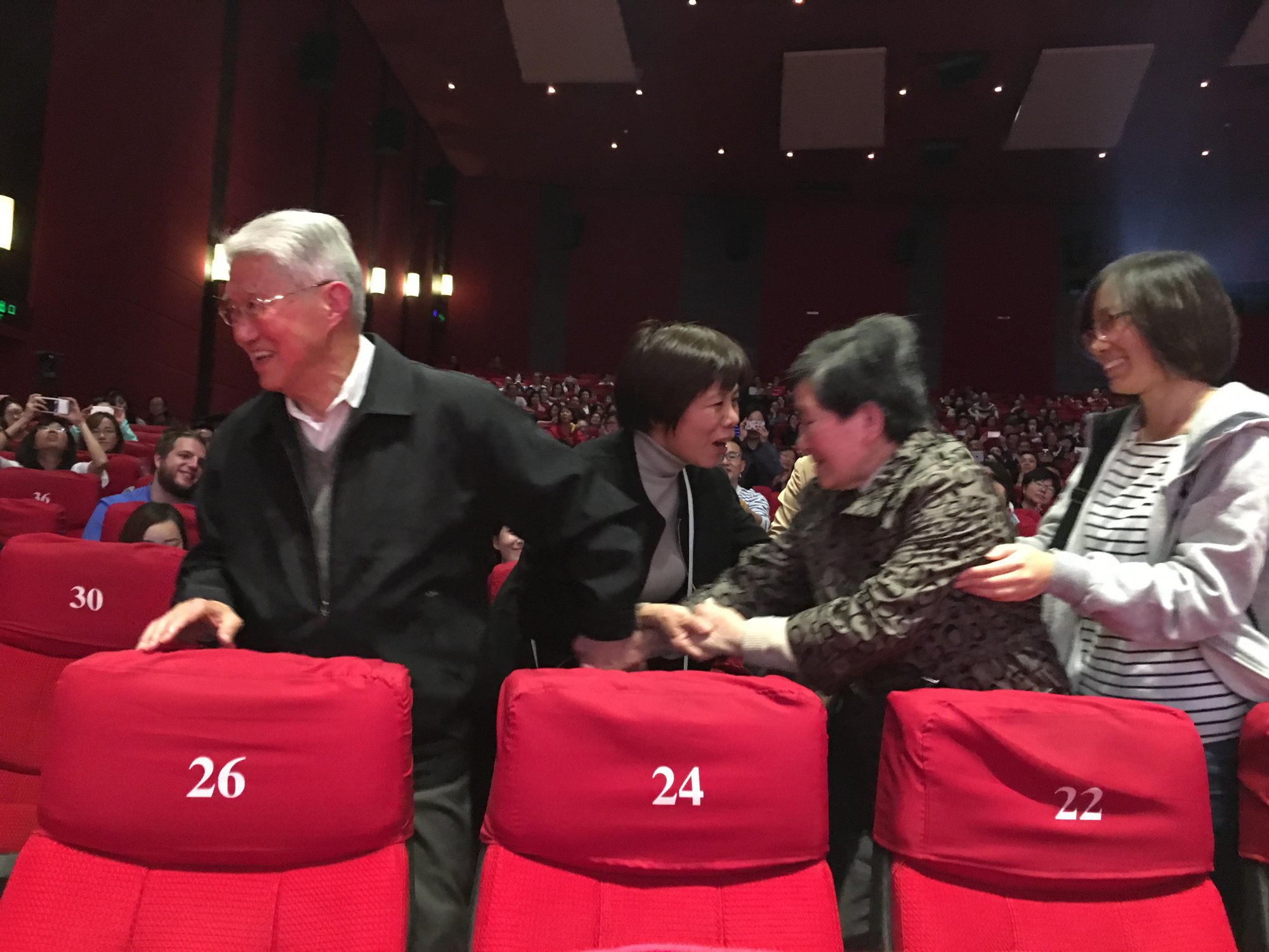 纪录片《我只认识你》上海首映礼上的树锋和味芳。 纪录片《我只认识你》上海首映礼上的树锋和味芳。
