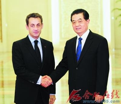 武力解决不了利比亚问题