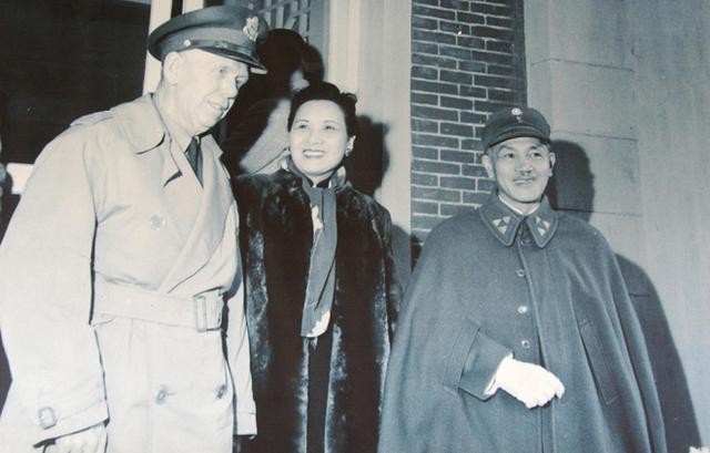 蒋介石曾认真考虑与美国绝交