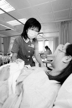 香港公立医院医生拿固定薪水