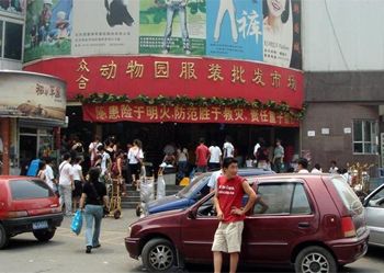 今日话题:北京上海该赶走低端外地人吗