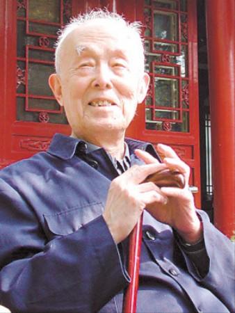 季羡林和周有光的争论:要不要简化汉字?
